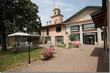 Hotel Vecchio Convento Bareggio Bagian luar foto