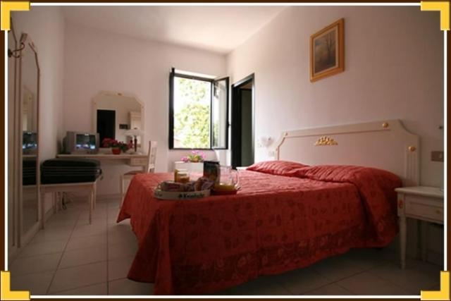 Hotel Vecchio Convento Bareggio Ruang foto
