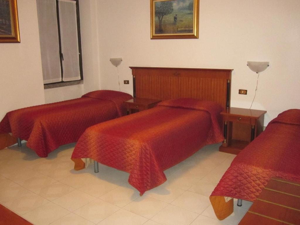 Hotel Vecchio Convento Bareggio Ruang foto