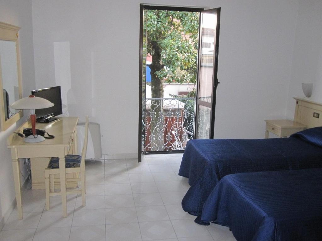 Hotel Vecchio Convento Bareggio Ruang foto
