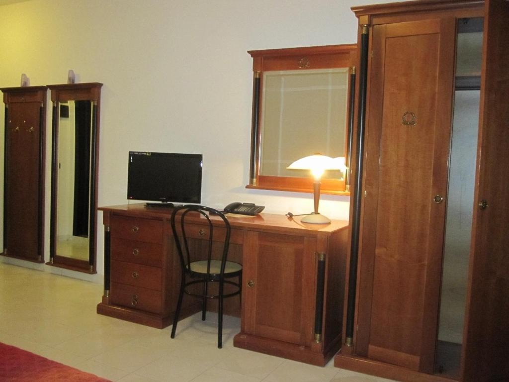 Hotel Vecchio Convento Bareggio Ruang foto